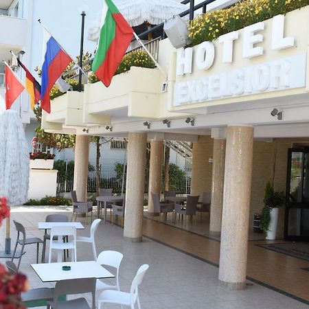 Hotel Excelsior Монтесильвано Экстерьер фото