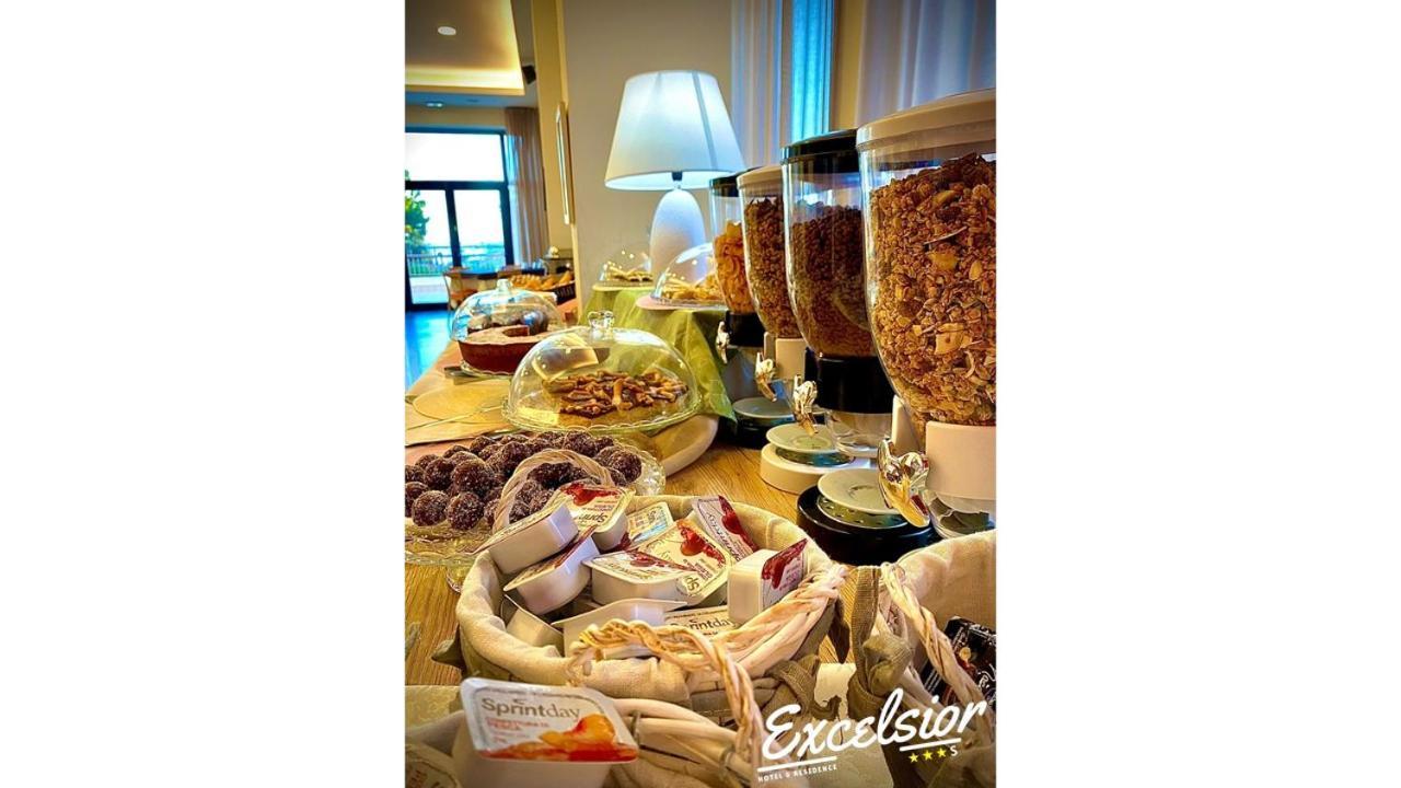 Hotel Excelsior Монтесильвано Экстерьер фото
