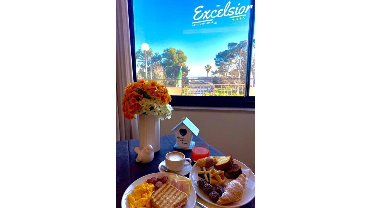 Hotel Excelsior Монтесильвано Экстерьер фото