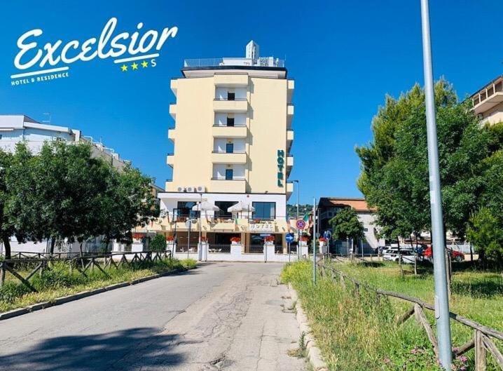 Hotel Excelsior Монтесильвано Экстерьер фото