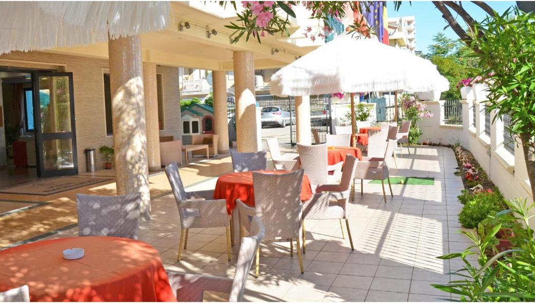 Hotel Excelsior Монтесильвано Экстерьер фото
